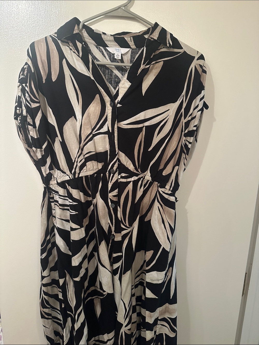 Time and Tru Black and Beige Leaf-Print Button-Front Midi Dress